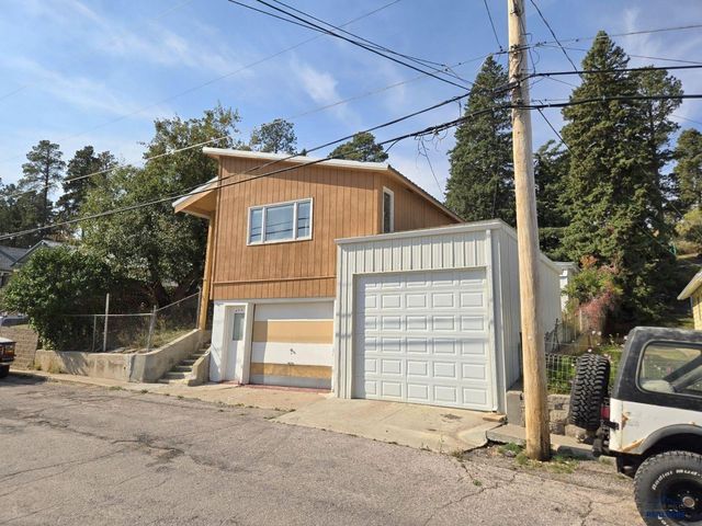 415 SPARK ST, Lead, SD 57754