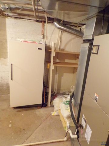 415 SPARK ST, Lead, SD 57754