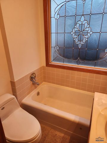 415 SPARK ST, Lead, SD 57754