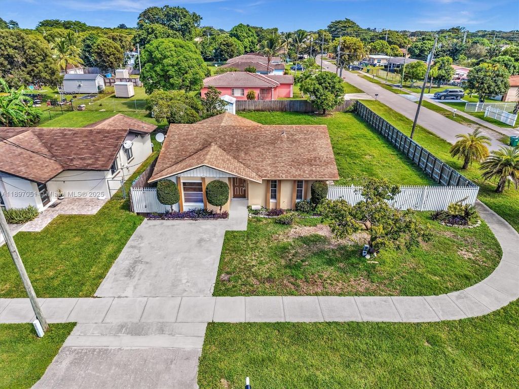 17995 SW 105th Ave, Miami, FL 33157