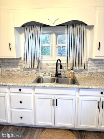 30 N PINE ST, Lewistown, PA 17044