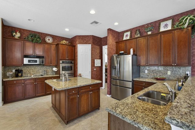 11502 Knightsbridge Place, Wellington, FL 33449