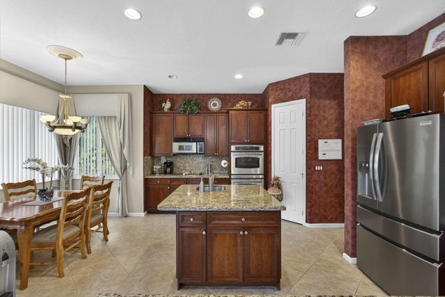 11502 Knightsbridge Place, Wellington, FL 33449