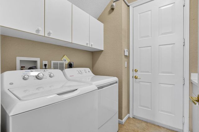 11502 Knightsbridge Place, Wellington, FL 33449