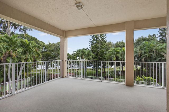11502 Knightsbridge Place, Wellington, FL 33449