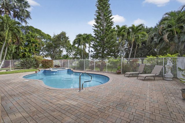 11502 Knightsbridge Place, Wellington, FL 33449