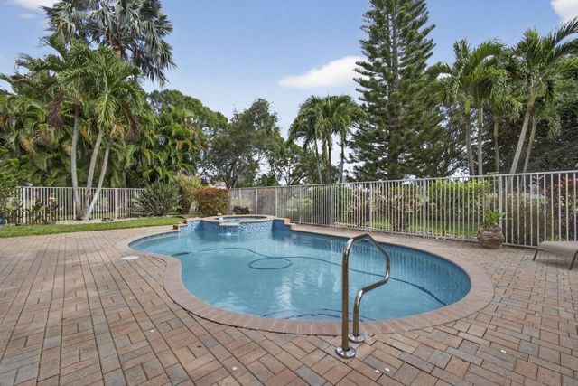 11502 Knightsbridge Place, Wellington, FL 33449