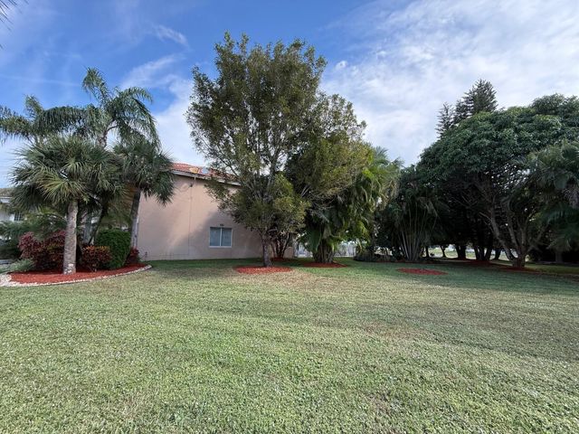 11502 Knightsbridge Place, Wellington, FL 33449