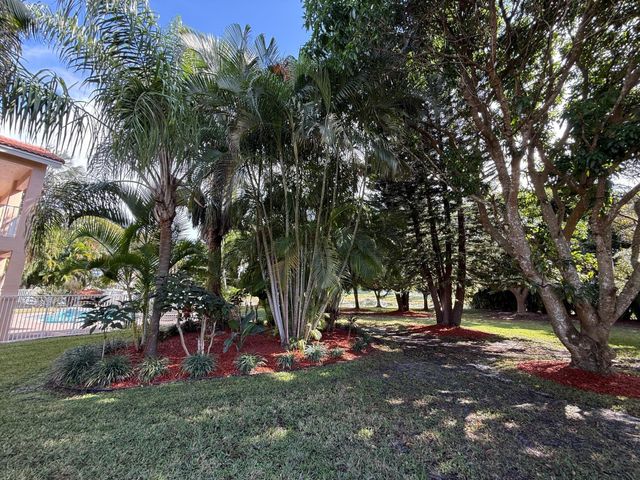 11502 Knightsbridge Place, Wellington, FL 33449