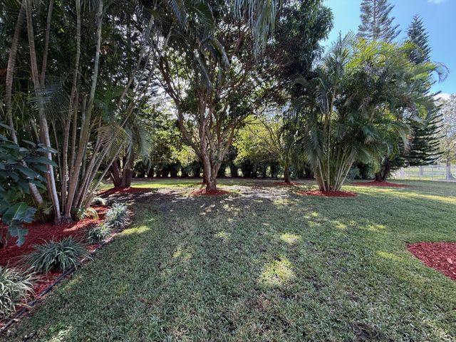11502 Knightsbridge Place, Wellington, FL 33449
