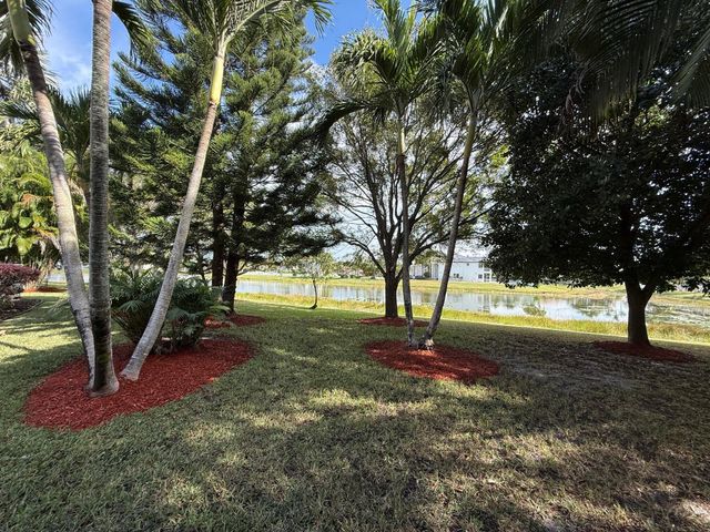 11502 Knightsbridge Place, Wellington, FL 33449