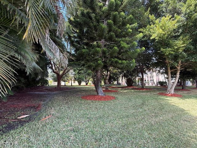 11502 Knightsbridge Place, Wellington, FL 33449