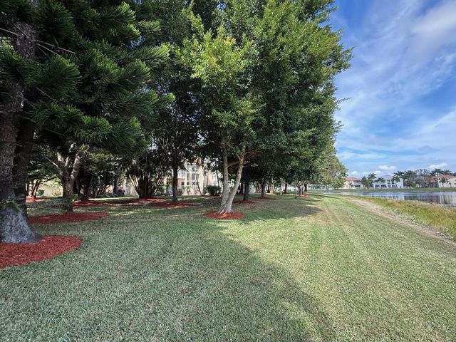11502 Knightsbridge Place, Wellington, FL 33449