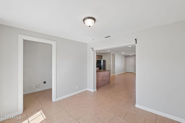 8137 W Trafalgar Avenue, Phoenix, AZ 85033