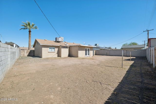 8137 W Trafalgar Avenue, Phoenix, AZ 85033