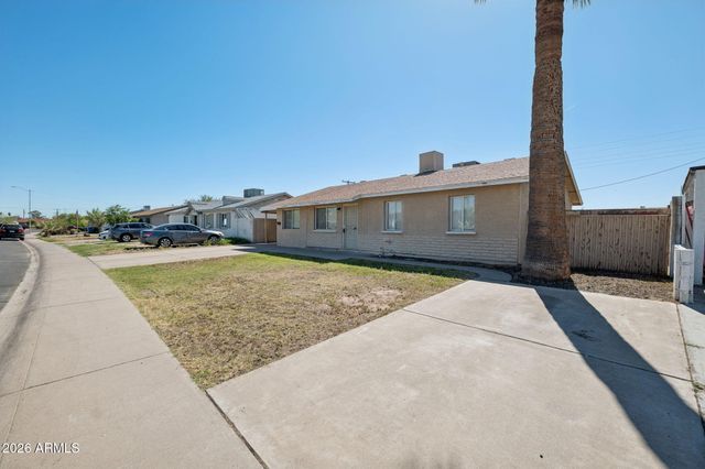 8137 W Trafalgar Avenue, Phoenix, AZ 85033