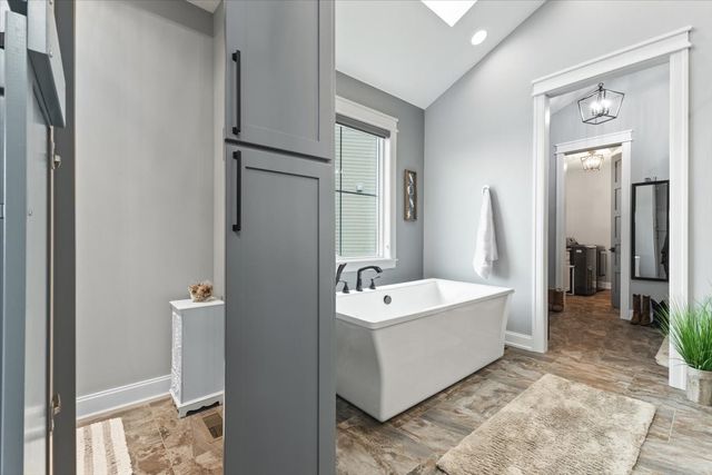 228 NE 60th Court, Ankeny, IA 50021
