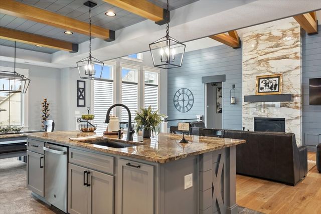 228 NE 60th Court, Ankeny, IA 50021