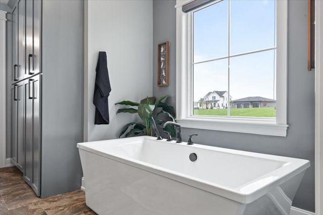 228 NE 60th Court, Ankeny, IA 50021