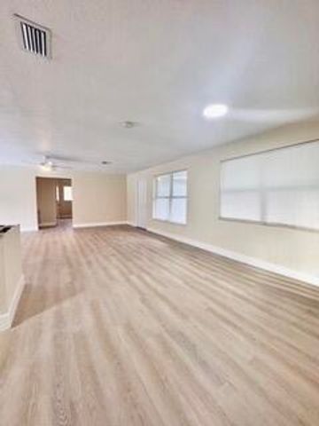 3112 SE 1ST Place, Boynton Beach, FL 33435