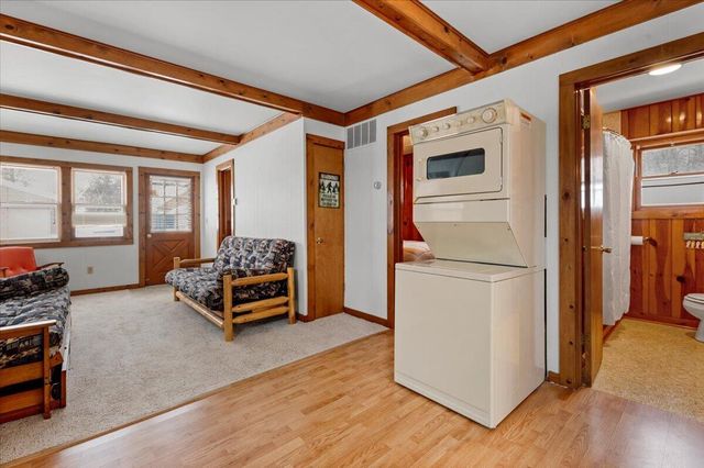 8710 Orleans Avenue, Fenwick City, MI 48834