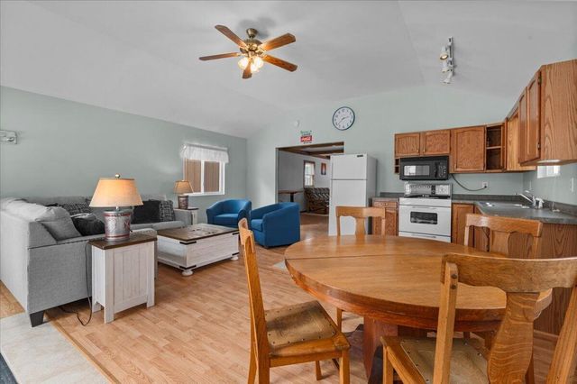 8710 Orleans Avenue, Fenwick City, MI 48834