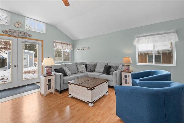 8710 Orleans Avenue, Fenwick City, MI 48834