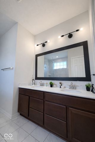 5218 Sweetwater Drive, Noblesville, IN 46062