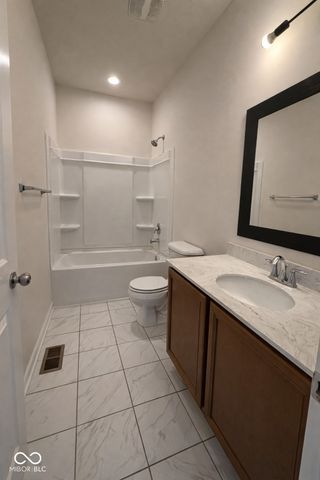 5218 Sweetwater Drive, Noblesville, IN 46062