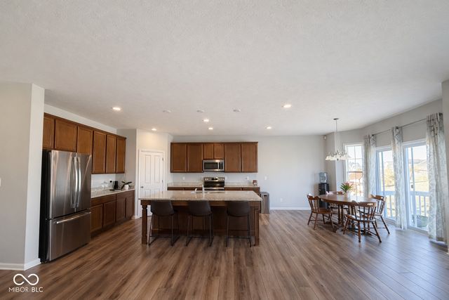 5218 Sweetwater Drive, Noblesville, IN 46062