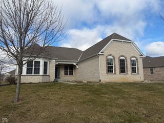 5218 Sweetwater Drive, Noblesville, IN 46062