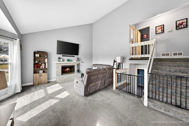 3728 Pebble Creek, Mchenry, IL 60050