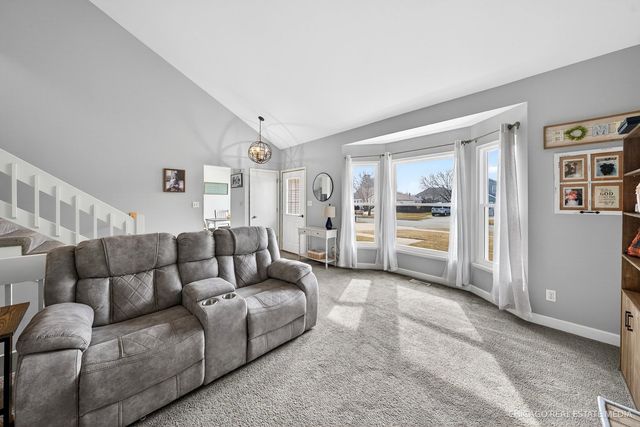 3728 Pebble Creek, Mchenry, IL 60050