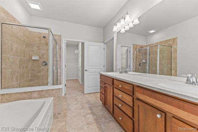 49724 Broadacre Drive 57, Macomb, MI 48042