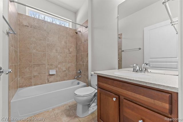 49724 Broadacre Drive 57, Macomb, MI 48042