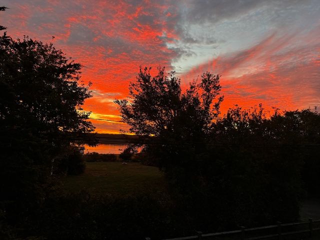 12 Dupont Drive, Mattapoisett, MA 02739