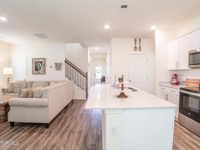 142 Thistle Drive, Bluff City, TN 37618
