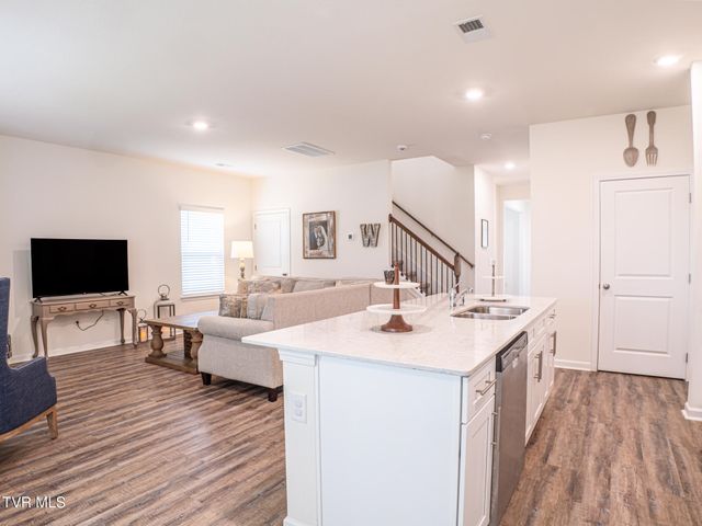 142 Thistle Drive, Bluff City, TN 37618