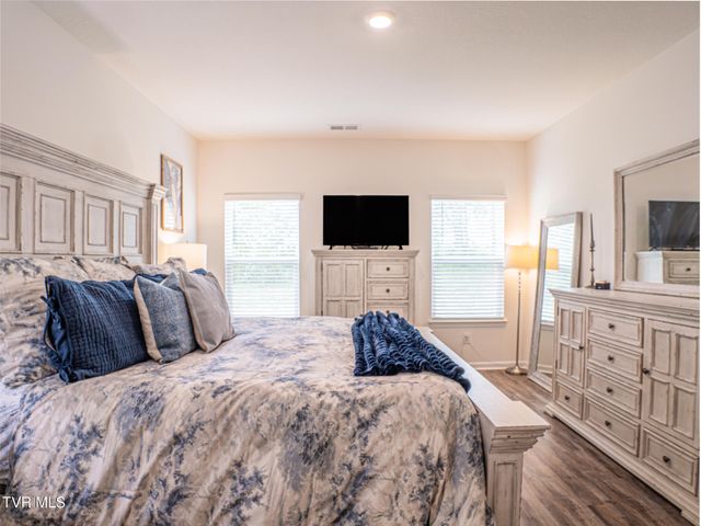 142 Thistle Drive, Bluff City, TN 37618