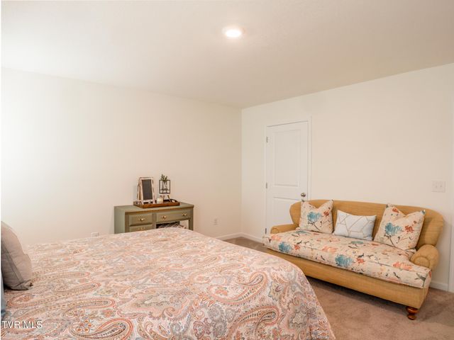 142 Thistle Drive, Bluff City, TN 37618