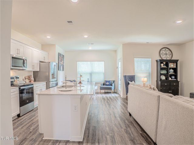 142 Thistle Drive, Bluff City, TN 37618