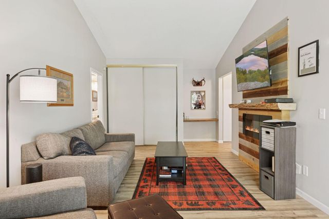 4430 Cedar Lake Road S 6, Saint Louis Park, MN 55416