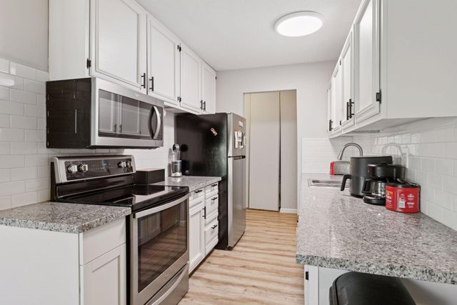 4430 Cedar Lake Road S 6, Saint Louis Park, MN 55416