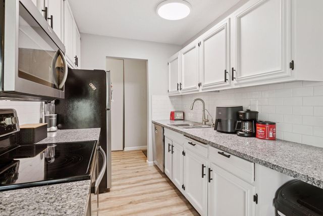 4430 Cedar Lake Road S 6, Saint Louis Park, MN 55416