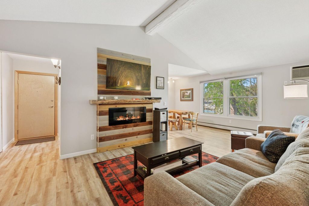 4430 Cedar Lake Road S 6, Saint Louis Park, MN 55416