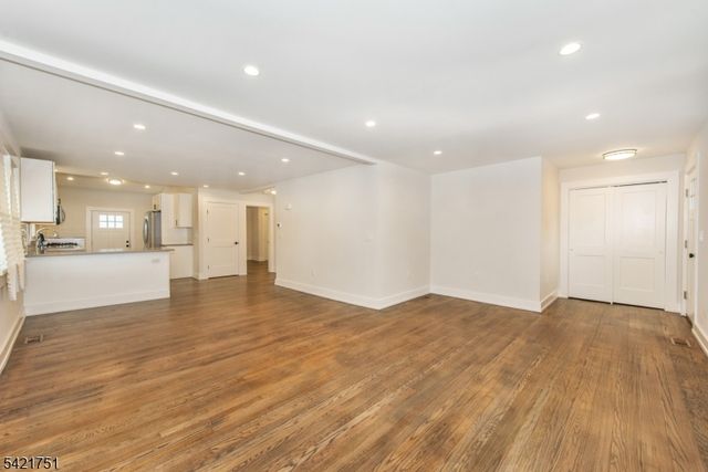 266 Elmwood Ave, Maplewood Twp., NJ 07040