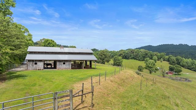 102 Cross Creek Lane, Warne, NC 28909
