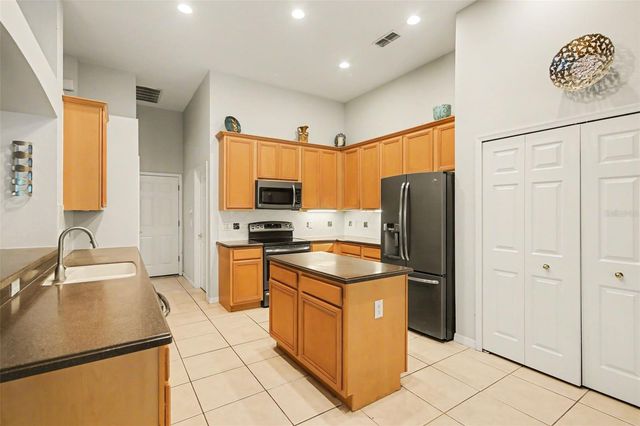 4323 CALEDONIA AVENUE, Apopka, FL 32712