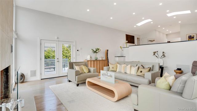 1 Carver Street, Sag Harbor, NY 11963