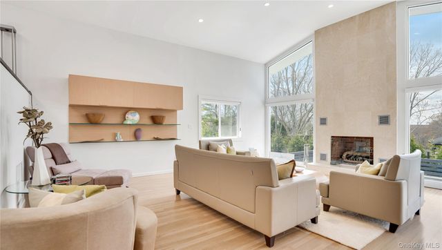 1 Carver Street, Sag Harbor, NY 11963